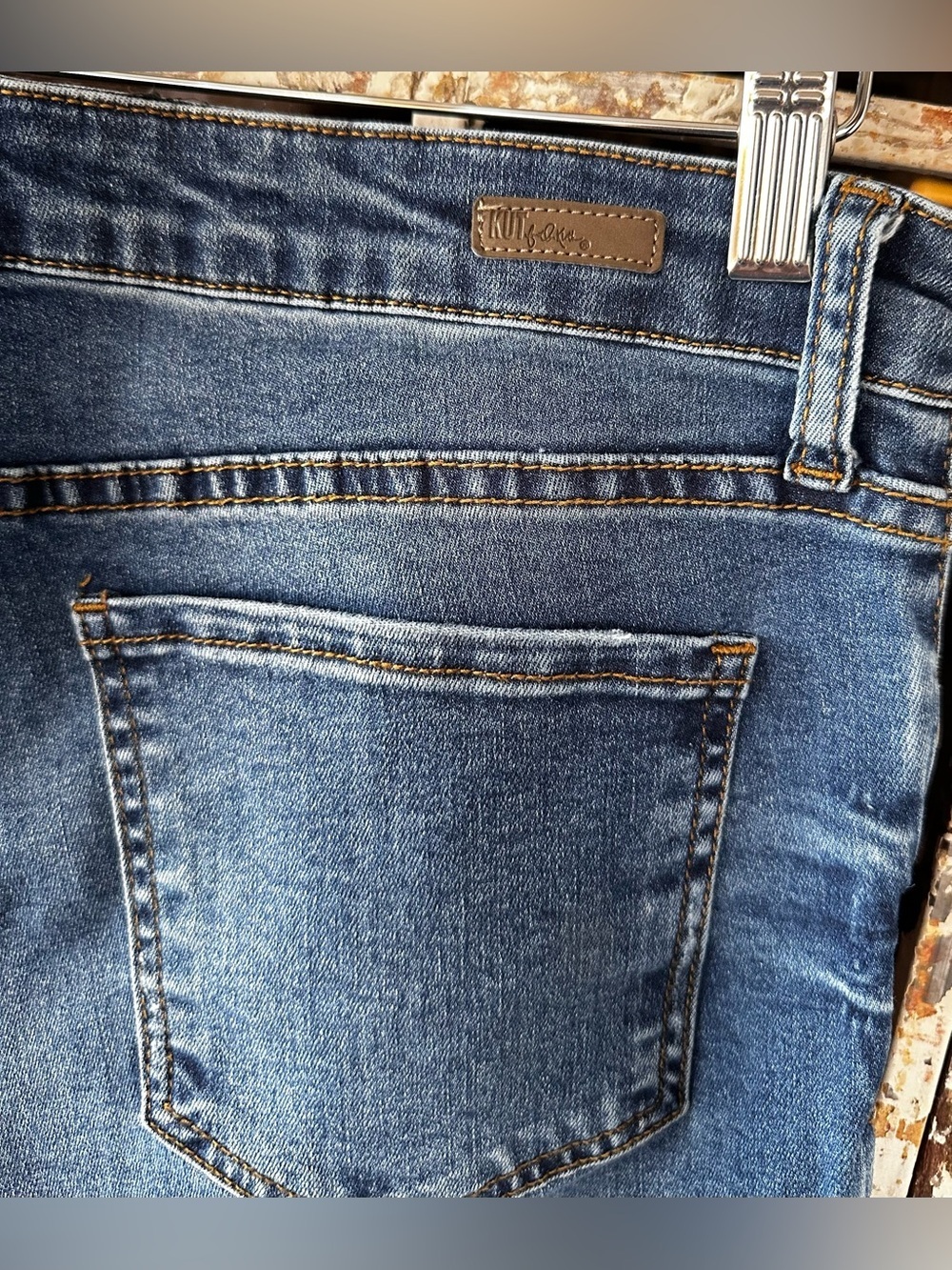 KUT from the Kloth Boyfriend Jeans Medium Wash Stretch Denim Size 8 - Picture 5 of 9